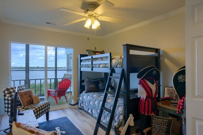 Building Photo - FURNISHED OFF-SEASON MONTHLY RENTAL-STARTI...