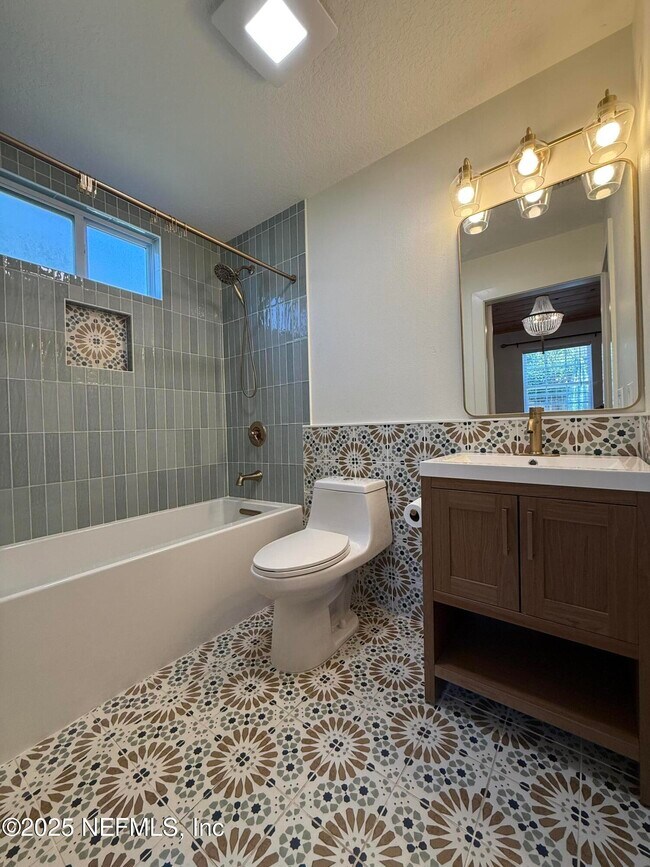 Building Photo - 78 Lincoln St