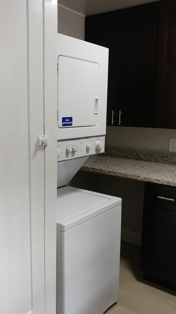 Building Photo - 1051 Boranda Ave