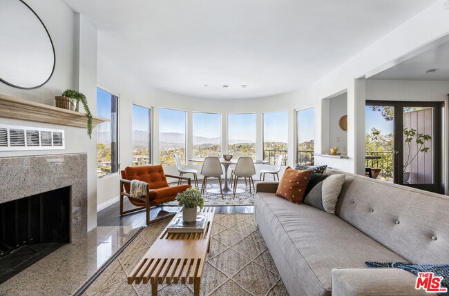 Main floor living area, with spectacular views from every seat! - 1850 San Jacinto St
