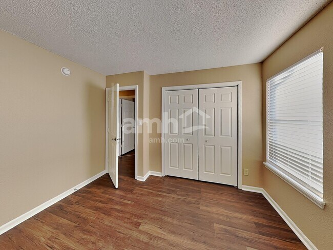 Building Photo - 743 Millbrook Dr