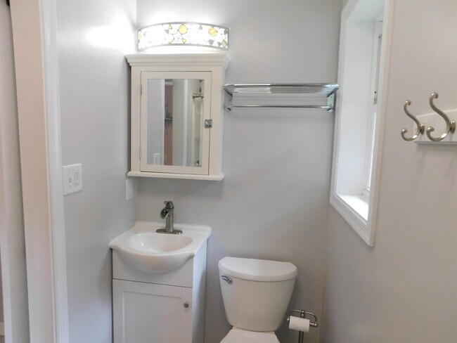 Building Photo - 13940 Ramblewood Dr