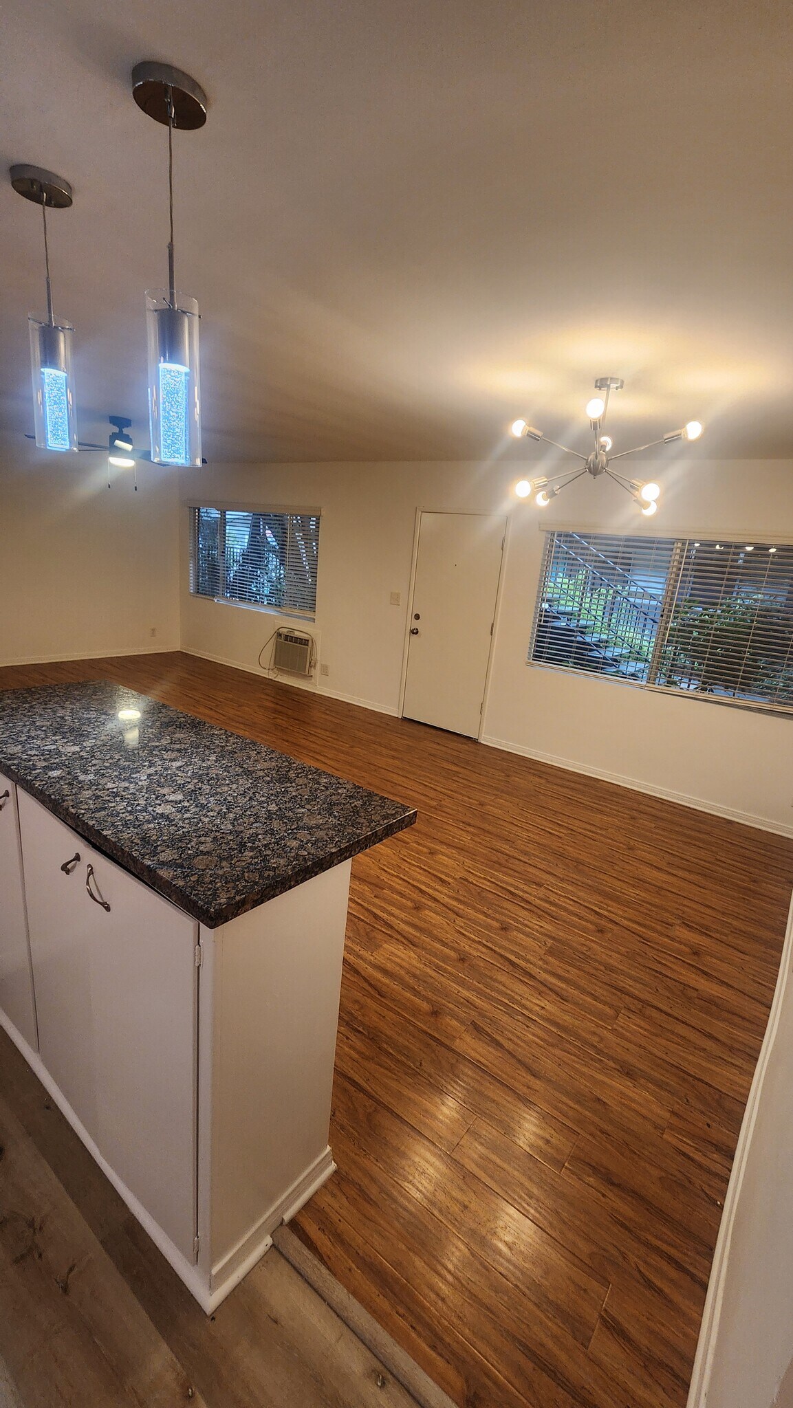 Building Photo - 14804 Dickens St