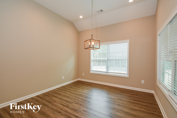 Building Photo - 38 Somersby Dr