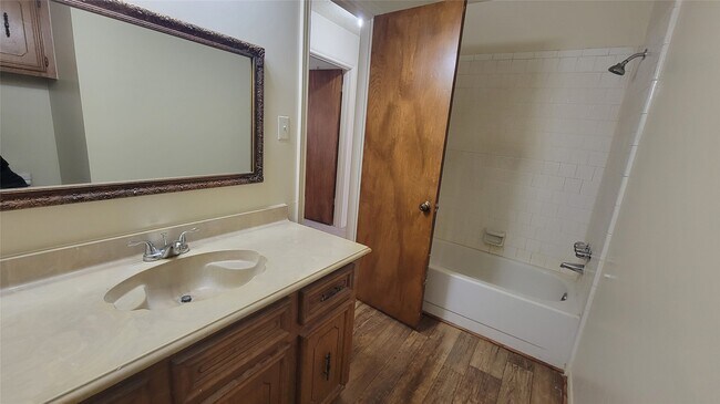 Building Photo - 1701 Rebecca Ln