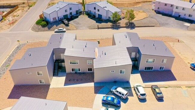 Primary Photo - 2 Bed 1 Bath Condo!