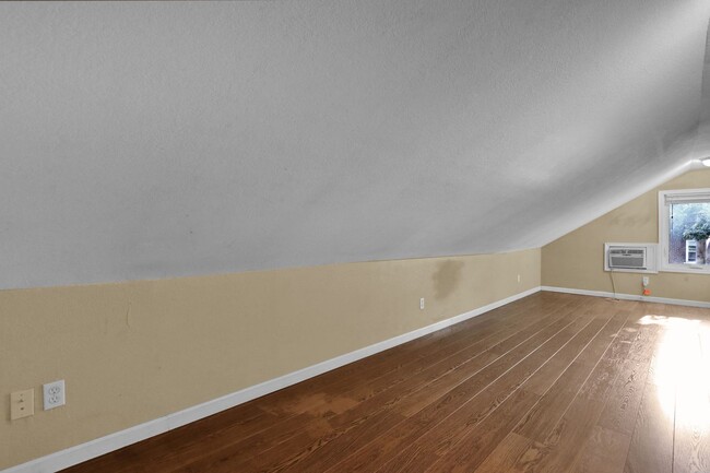 Building Photo - 2475 Indianola Ave