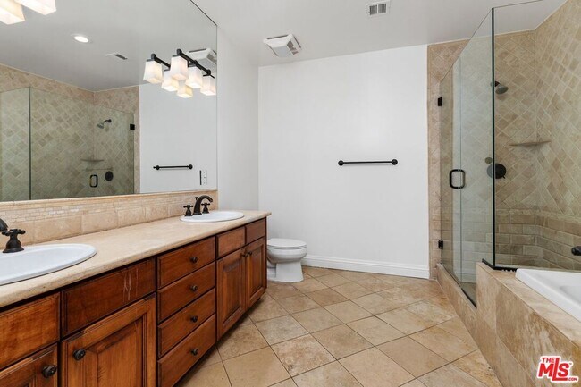 Building Photo - 1821 Fairburn Ave