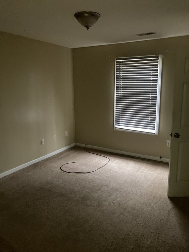 Building Photo - 106 Townsley Ct