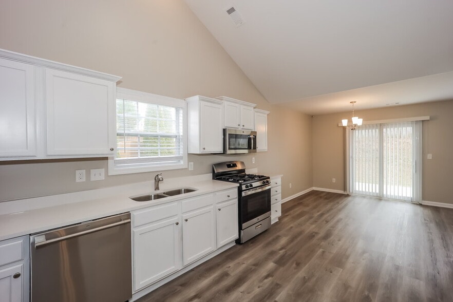 Building Photo - 4689 Knight's Bridge Ct