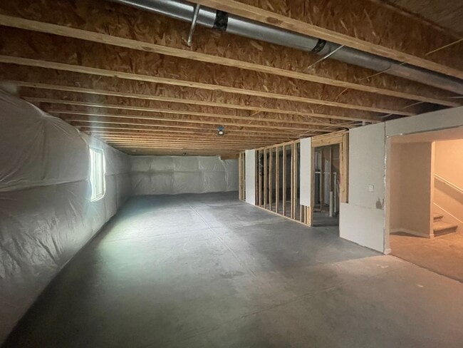 Building Photo - Spacious recently built home just west of Waukee!