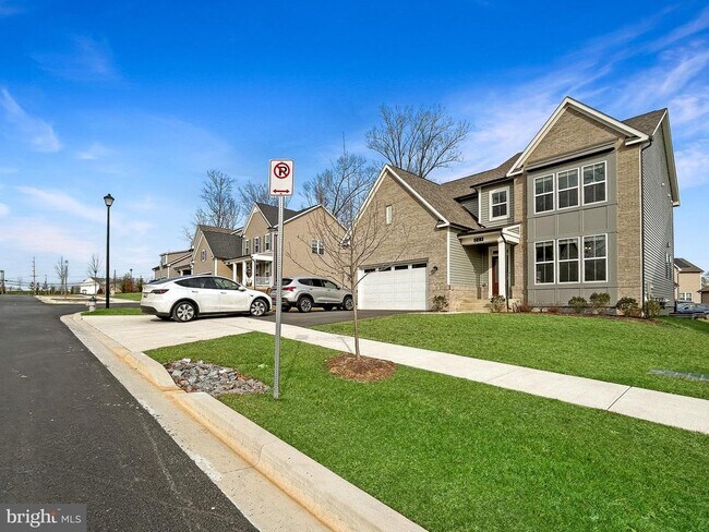 Building Photo - 221 Red Oak Ridge Pl