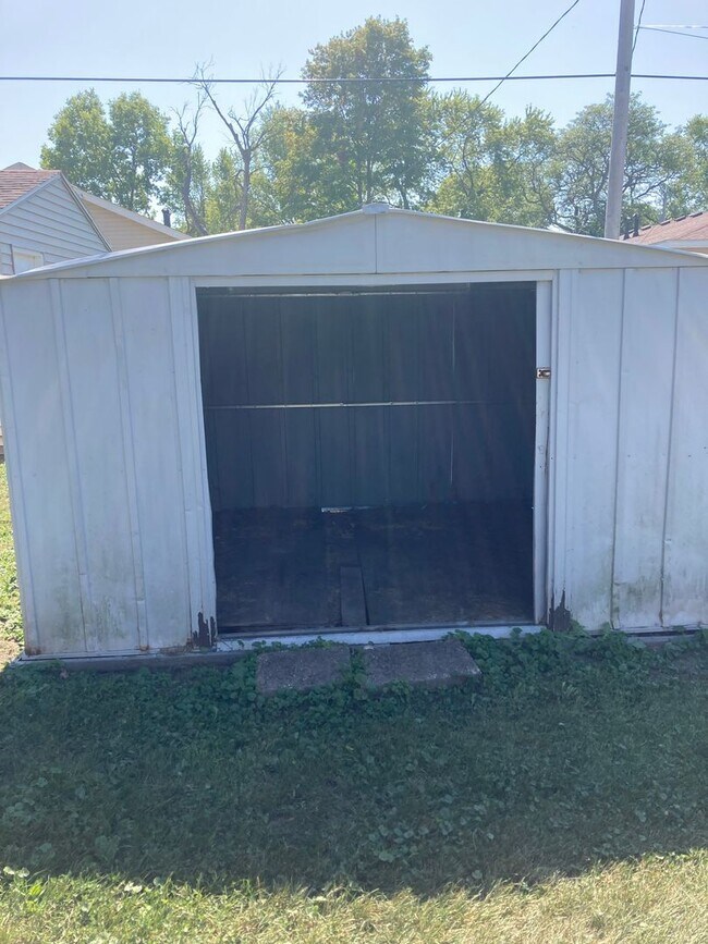 Building Photo - 4207-4205 8th St