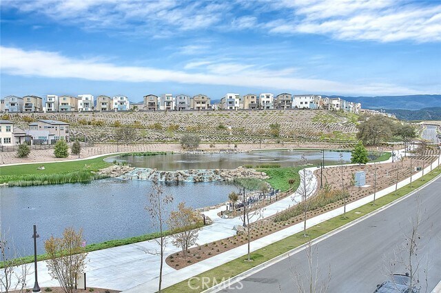 Building Photo - 6 Crown Point Dr