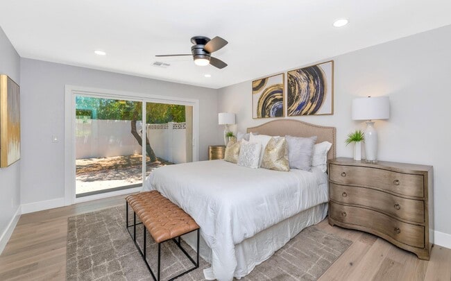 Building Photo - 7509 N Vía Del Elemental