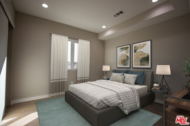 Building Photo - 4924 Laurel Canyon Blvd