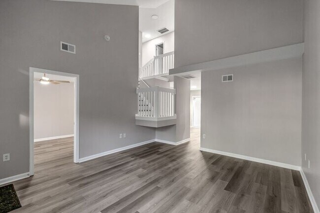 Building Photo - Hidden Gem in East Charlotte - 3 Bedrooms, Prime Location