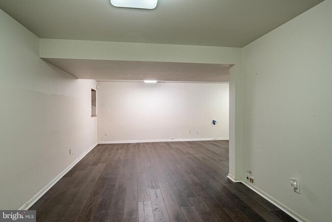 Building Photo - 129 Spur Ln