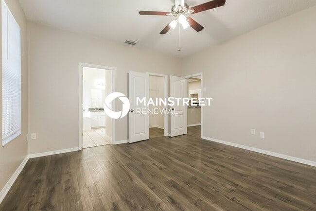 Building Photo - 3 Bedroom Pet-Friendly Home in LAKELAND, FL with Main Street Renewal
