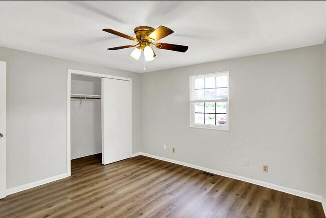 Building Photo - 278 Walnut St