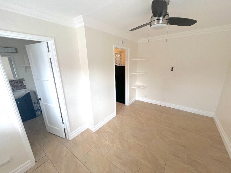 Building Photo - 212 N Coast Hwy