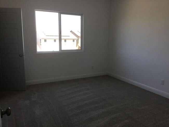 Building Photo - Lennar Home at Riverstone