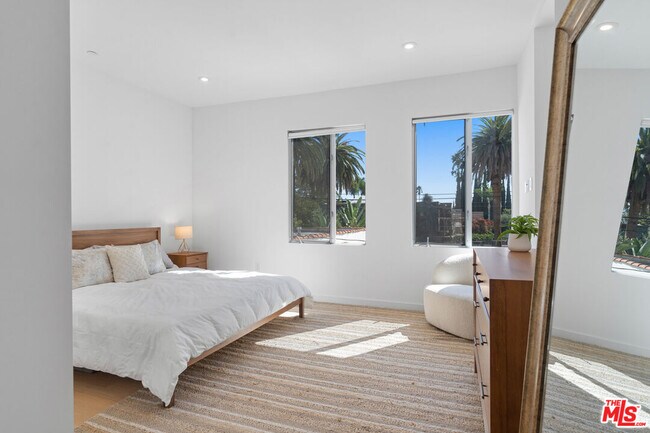 Building Photo - 507 Orlando Ave