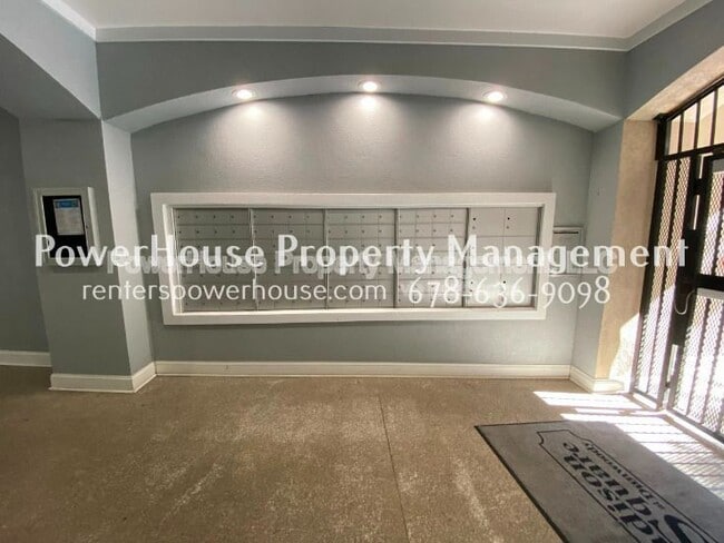 Building Photo - 1850 Cotillion Dr