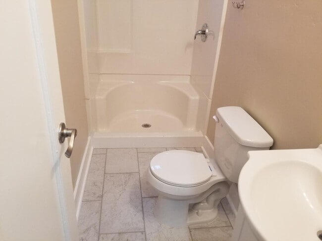 Building Photo - 3119 Fifth Ave