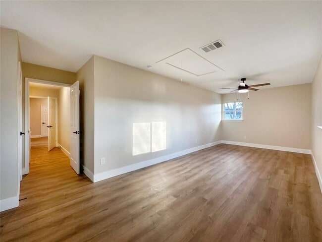 Building Photo - 1502 Glen Burnie Dr