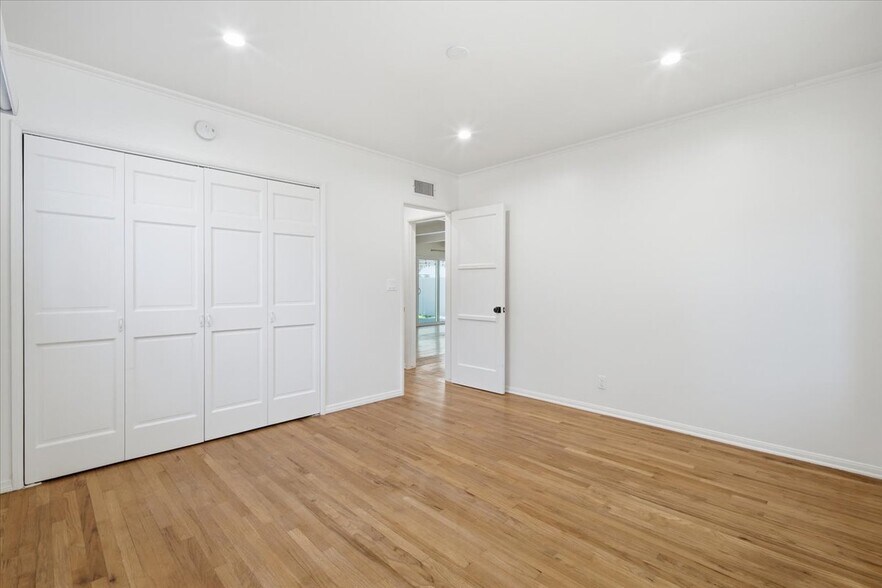 Building Photo - 12818 Hatteras St