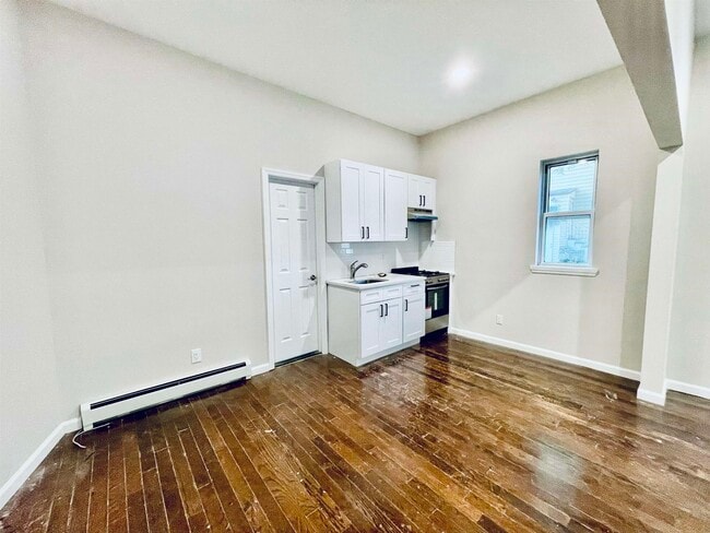 Building Photo - 1607 Kerrigan Ave