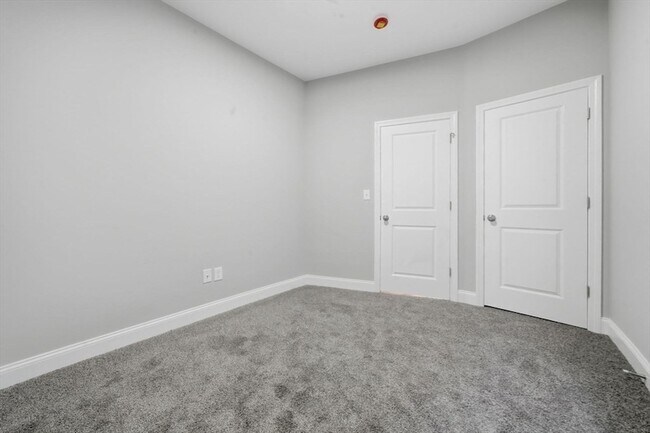 Building Photo - 1 Clough St