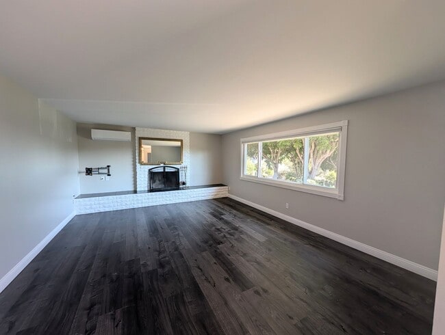 Building Photo - Great 3 Bedroom Ranch Style Home in North ...