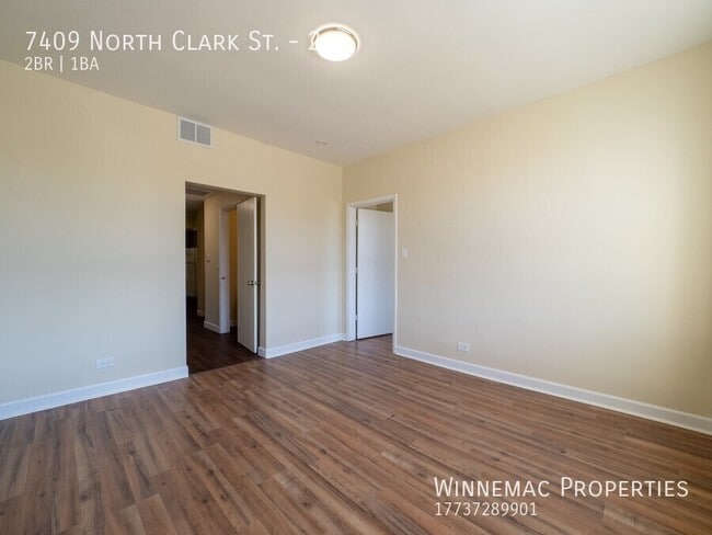 Building Photo - 7409 N Clark St