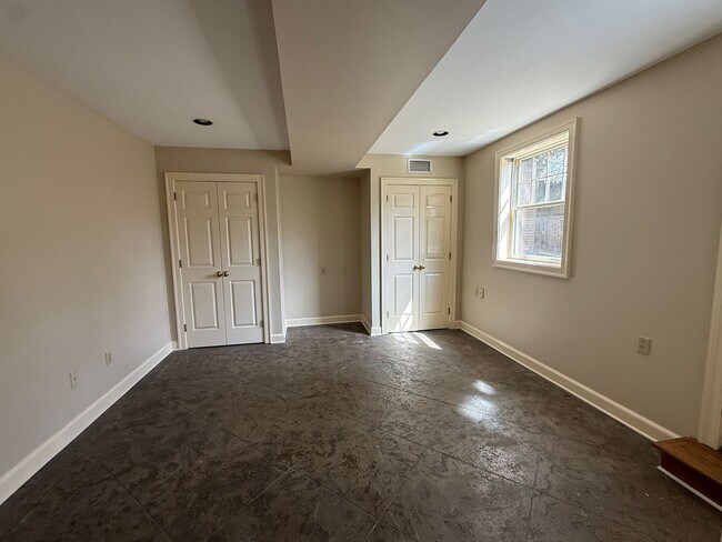 Building Photo - 200 Ridgeway Dr