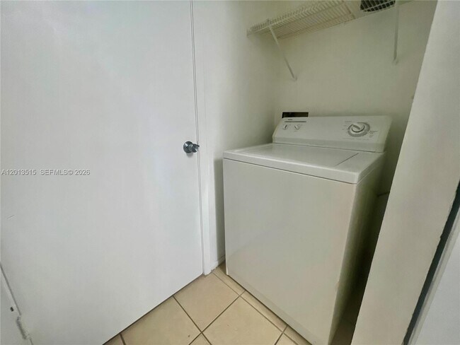Building Photo - 4044 NW 87th Ave