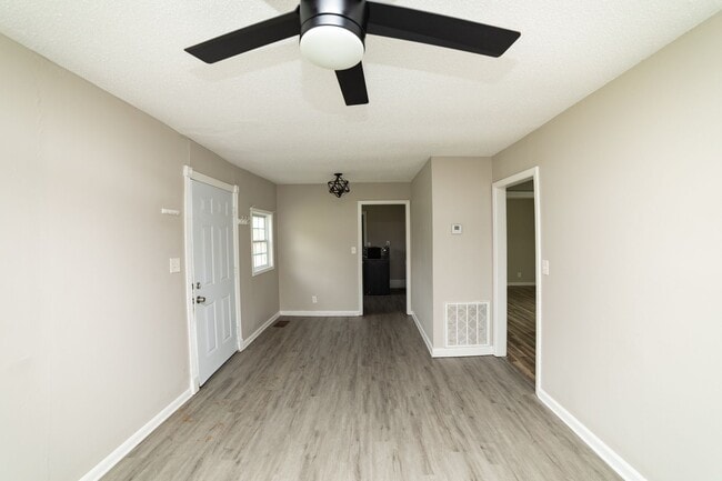 Building Photo - Charming 4BR/2BA Home in South Nashville – Great Location!