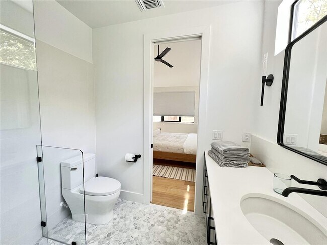 Building Photo - 7809 Mullen Dr