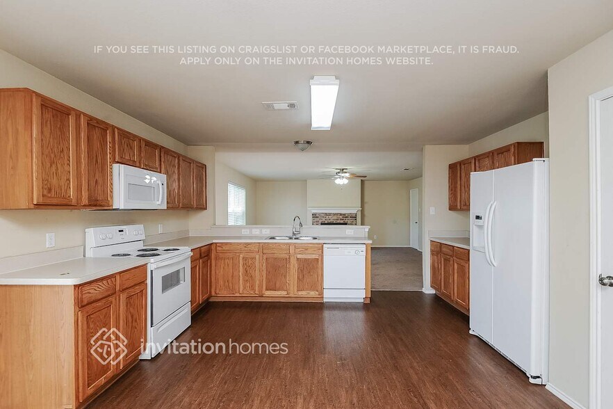 Building Photo - 5028 Raymond Dr