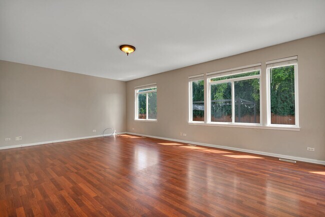 Building Photo - 2636 Whitehall Ln