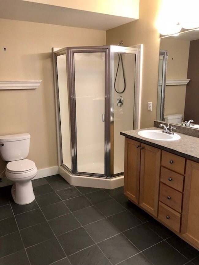 Building Photo - Riverfront Sandpiper Village Condo 2 Bedroom, 2 Baths!!