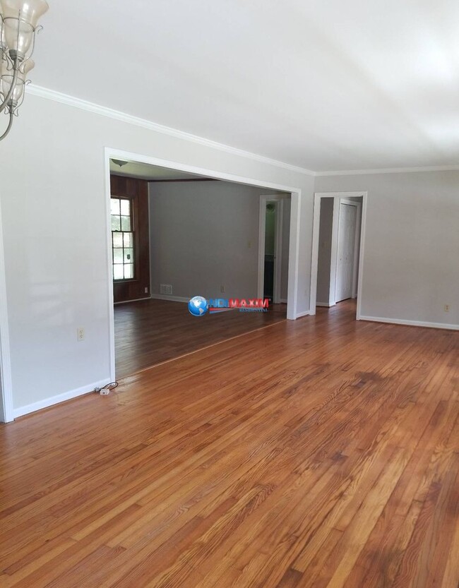 Building Photo - Nice 3-bedroom ranch in Stone Mountain