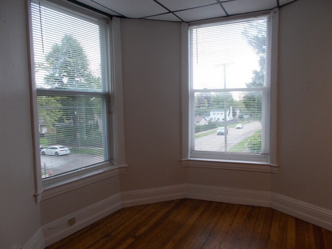 Building Photo - 2900 Enoch Ave