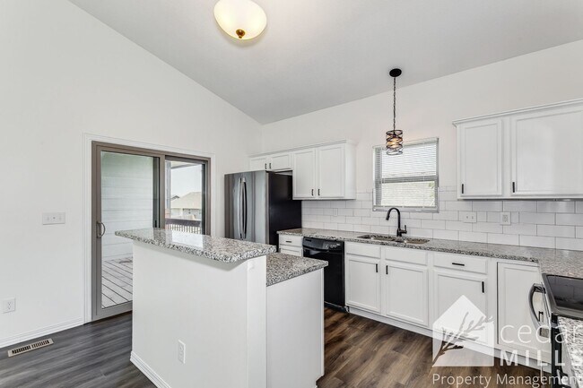 Building Photo - Stunning Townhome in East Wichita-This is a Must See!