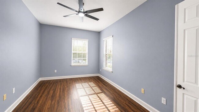 Building Photo - 439 Chelsea Ave
