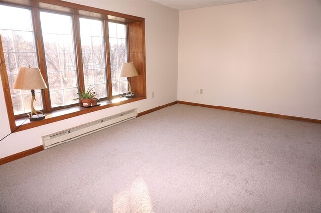 Building Photo - 33 King Philip Rd