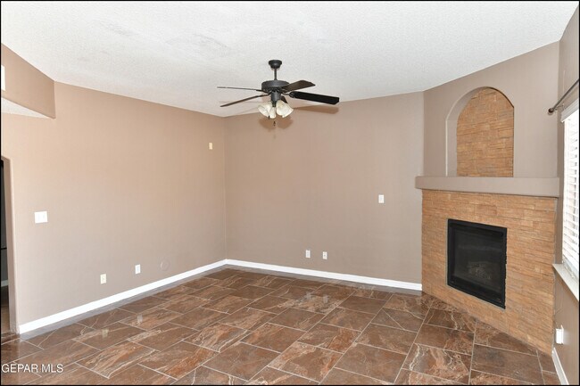 Building Photo - 3257 Sunset Point Dr