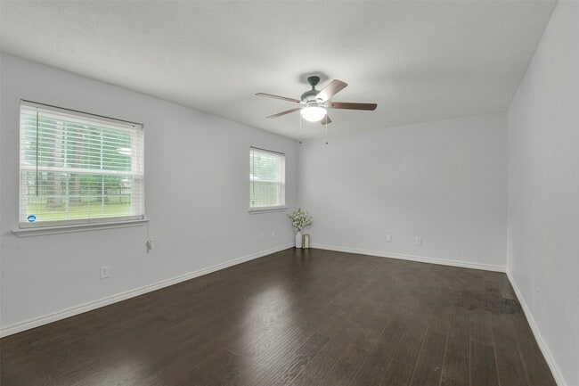 Building Photo - 1215 Tejas Blvd