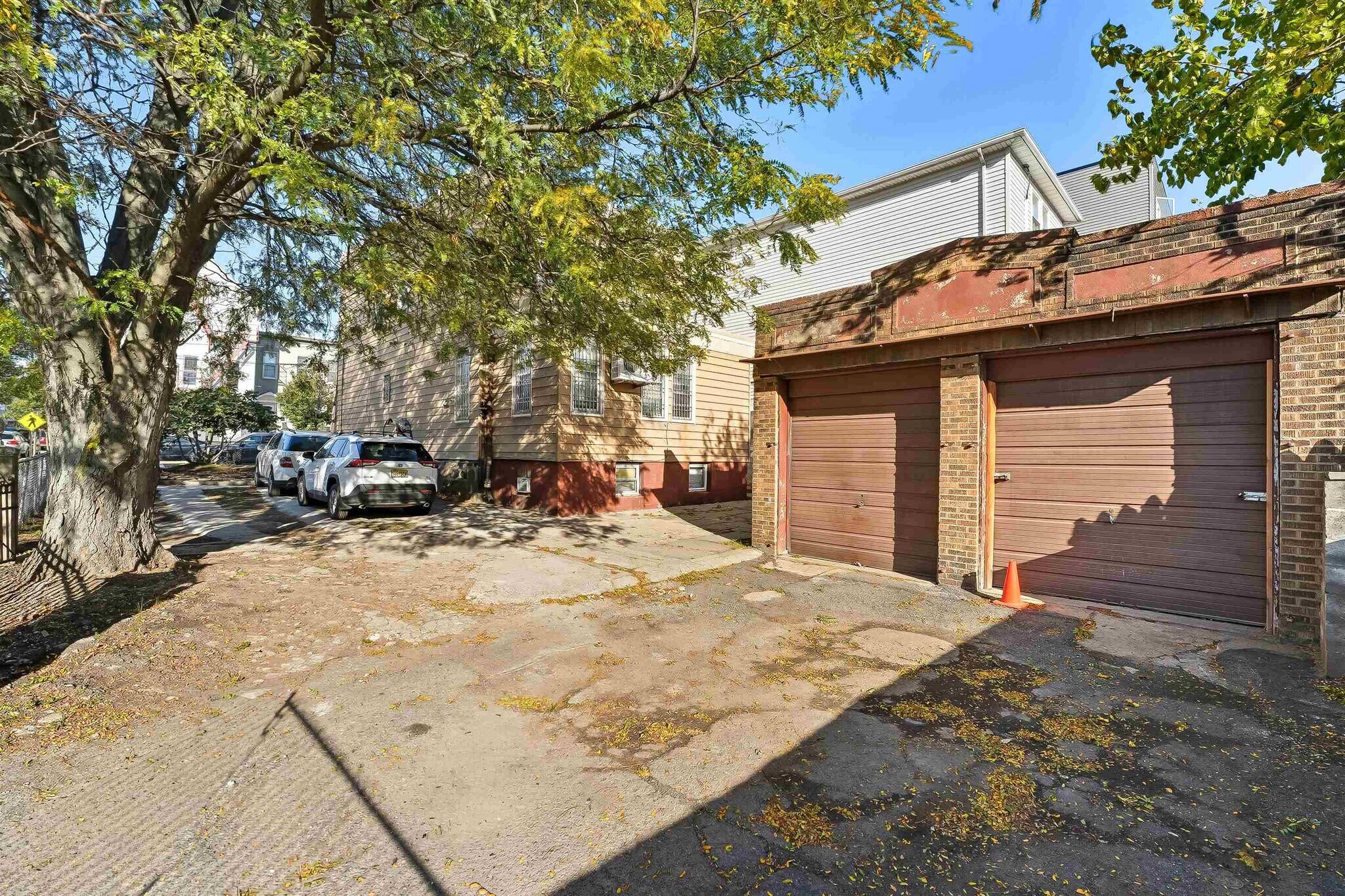 Building Photo - 525 7th St